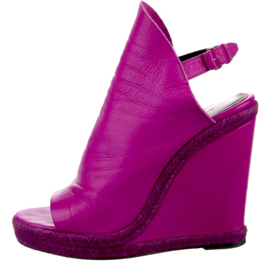 Beautiful Balenciaga Suede trim Leather Slingback Sandals